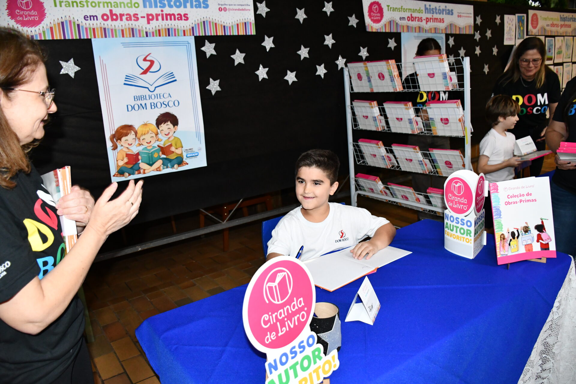 Noite-de-autografos-2025 (13)
