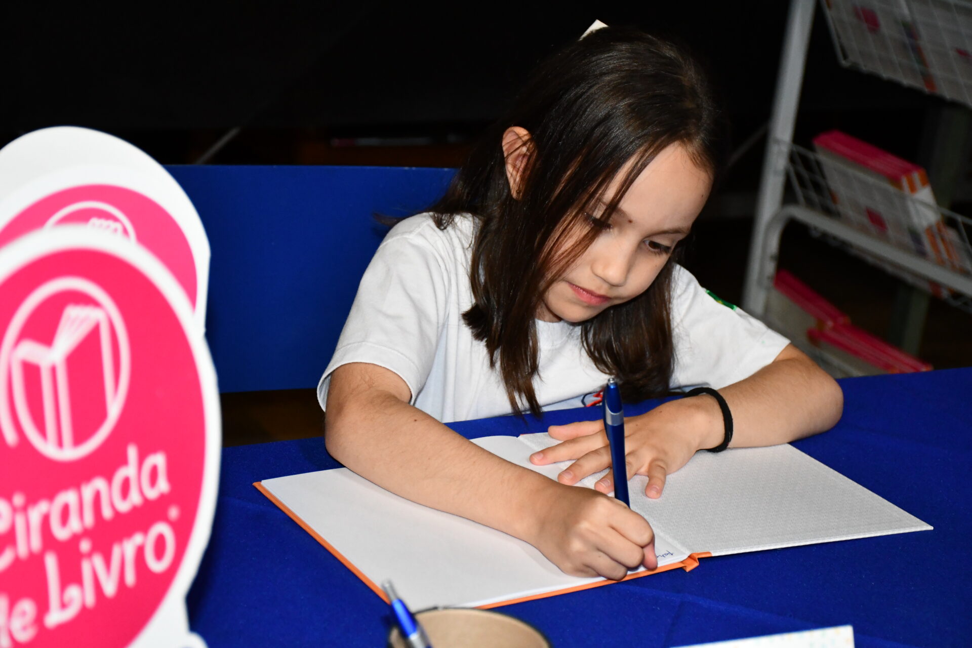 Noite-de-autografos-2025 (15)