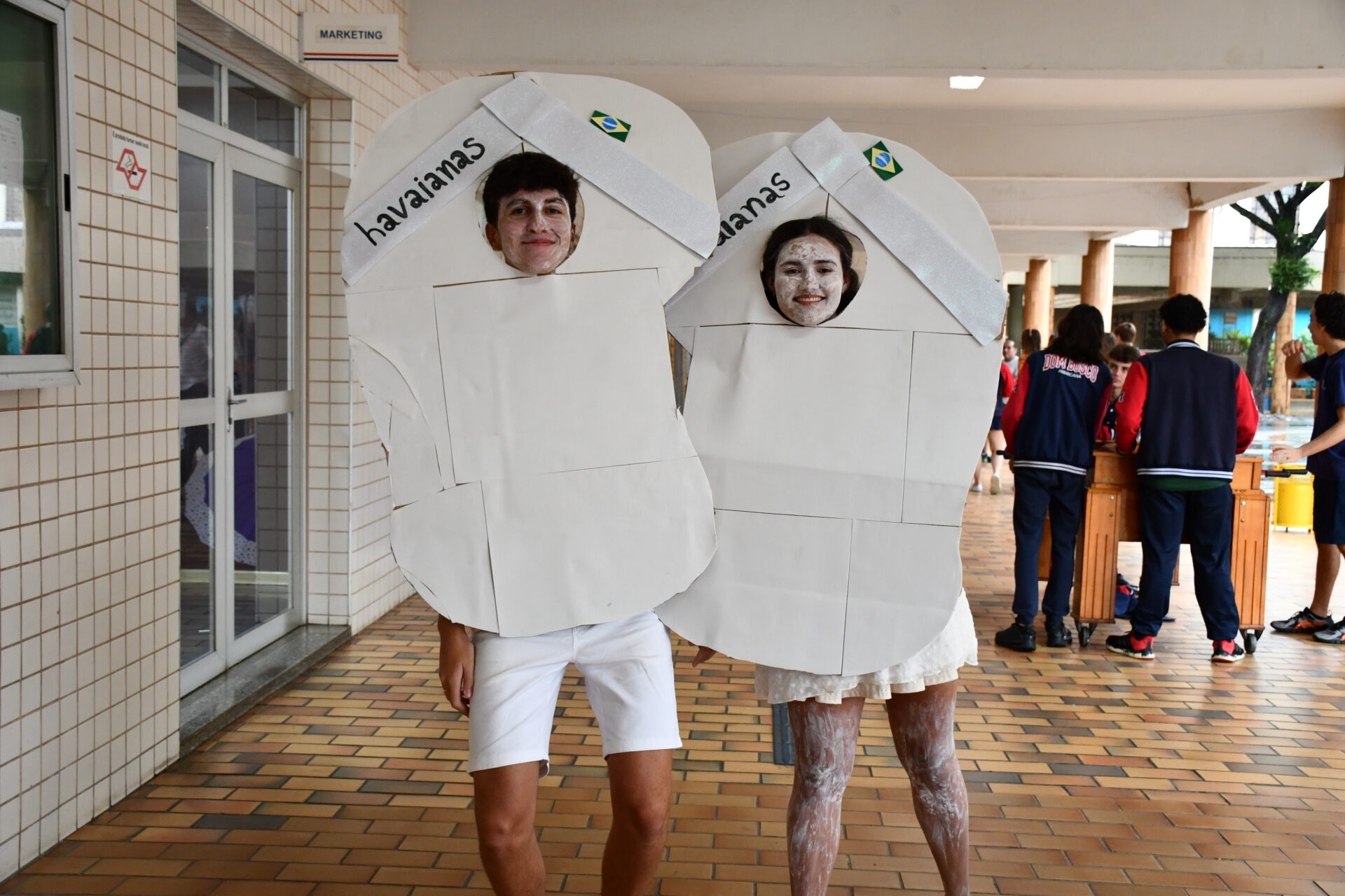 trote-terceirao-so-tem-no-brasil (3)