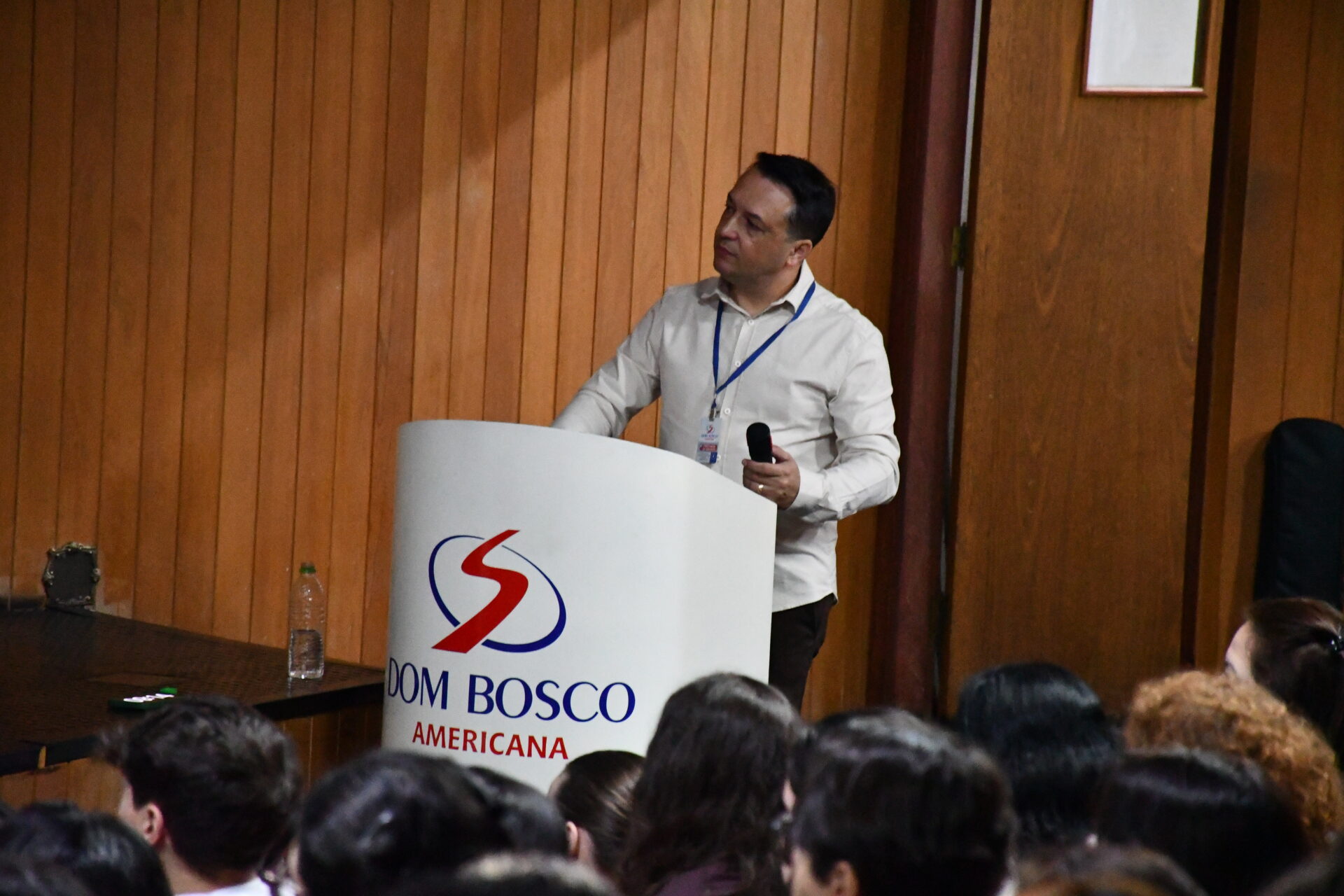Thiago Brancalhão, Bombeiro Civil, durante palestra sobre Segurança.