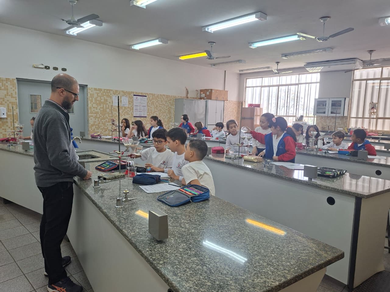 Laboratório 2º Ano 2 (14)
